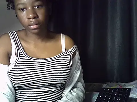 Snapshot of Novah_ chatting on July 19, 2026, 11:12 pm Novah online show from July 19, 2026, 11:12 pm