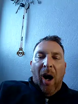Snapshot of Au_plaisir_des_femmes chatting on July 3, 2026, 9:54 pm Au plaisir des femmes online show from July 3, 2026, 9:54 pm