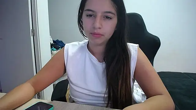 Snapshot of Contantin_helena chatting on November 5, 2025, 5:05 pm Contantin helena online show from November 5, 2025, 5:05 pm