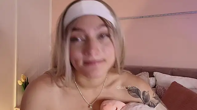 Snapshot of Giaa_Ross chatting on February 15, 2025, 6:01 pm Giaa Ross online show from February 15, 2025, 6:01 pm