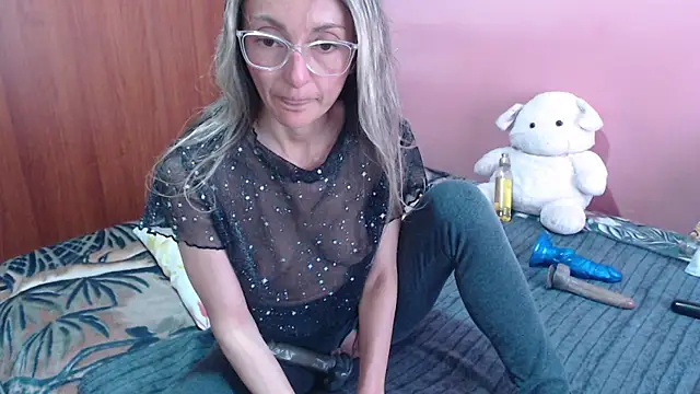 Snapshot of Susanlover chatting on November 27, 2025, 2:17 pm Susanlover online show from November 27, 2025, 2:17 pm