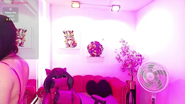 Miss dolly  online show from March 14, 2026, 12:22 pm