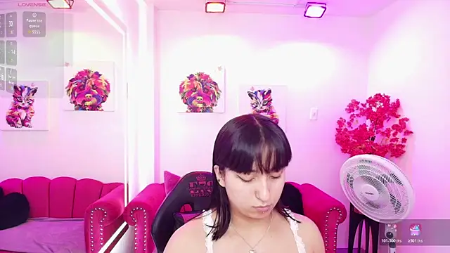Miss dolly  online show from May 12, 2026, 12:22 pm