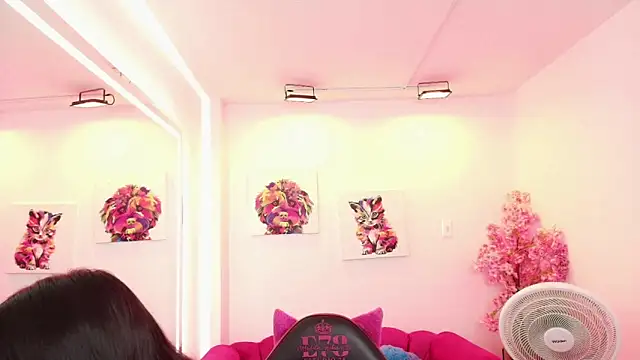 Miss dolly  online show from December 19, 2025, 12:40 pm