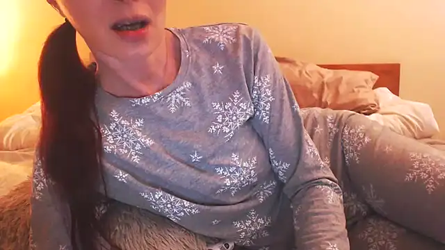 Snapshot of LovelyAndraGirl chatting on February 8, 2026, 4:15 pm LovelyAndraGirl online show from February 8, 2026, 4:15 pm