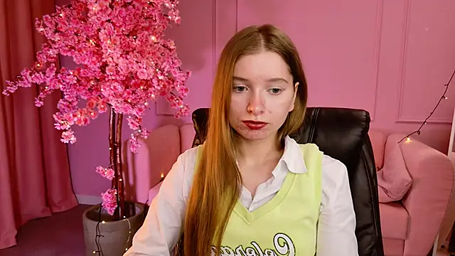 Snapshot of MayaSinabon chatting on March 8, 2025, 12:20 pm MayaSinabon online show from March 8, 2025, 12:20 pm