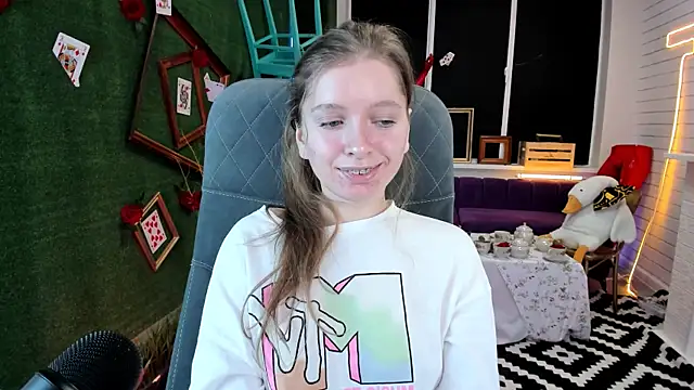 Snapshot of MayaSinabon chatting on February 8, 2025, 3:31 pm MayaSinabon online show from February 8, 2025, 3:31 pm