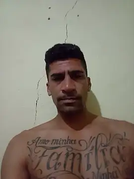 adriabis013 online show from June 22, 2026, 5:43 pm