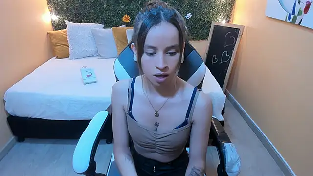 Violeta Hernandez online show from December 19, 2024, 12:23 pm