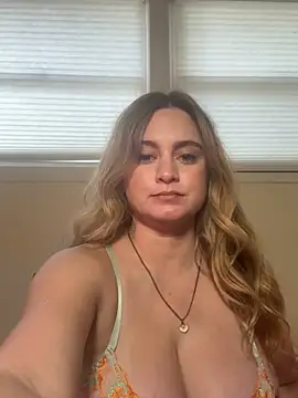 Sophie Raegan online show from June 1, 2026, 4:39 pm