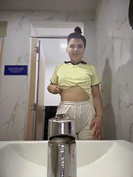 Snapshot of NikaMur chatting on February 17, 2026, 2:20 am NikaMur online show from February 17, 2026, 2:20 am