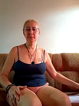 MILEIDE980 online show from November 24, 2025, 2:28 pm