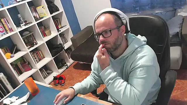 ravingr4d4 online show from November 16, 2025, 3:06 pm