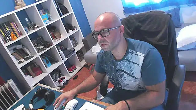 ravingr4d4 online show from October 9, 2025, 10:38 am