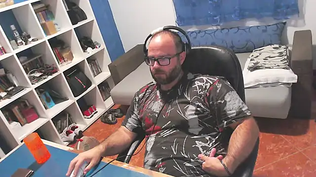 ravingr4d4 online show from October 5, 2025, 9:27 pm