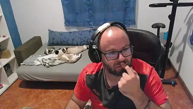 ravingr4d4 online show from September 28, 2025, 1:12 am