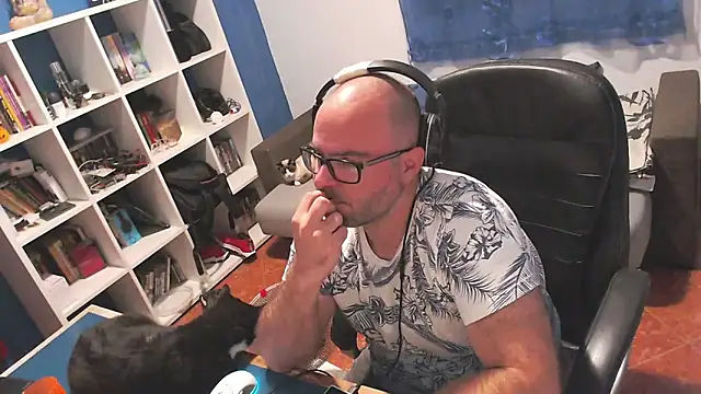 ravingr4d4 online show from October 11, 2025, 8:43 pm