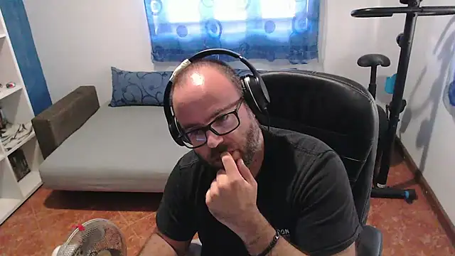 ravingr4d4 online show from September 28, 2025, 2:24 pm