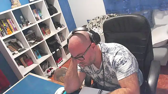 ravingr4d4 online show from October 9, 2025, 10:43 pm