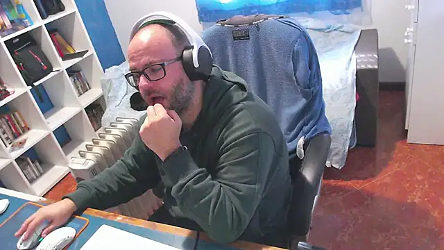 ravingr4d4 online show from February 13, 2026, 11:21 am