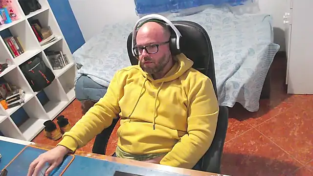 ravingr4d4 online show from March 7, 2026, 11:54 pm