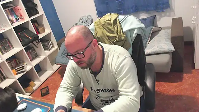 ravingr4d4 online show from March 12, 2026, 12:27 am