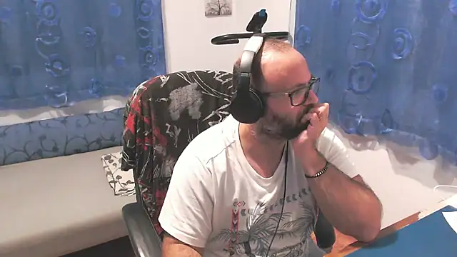 ravingr4d4 online show from October 2, 2025, 10:24 pm