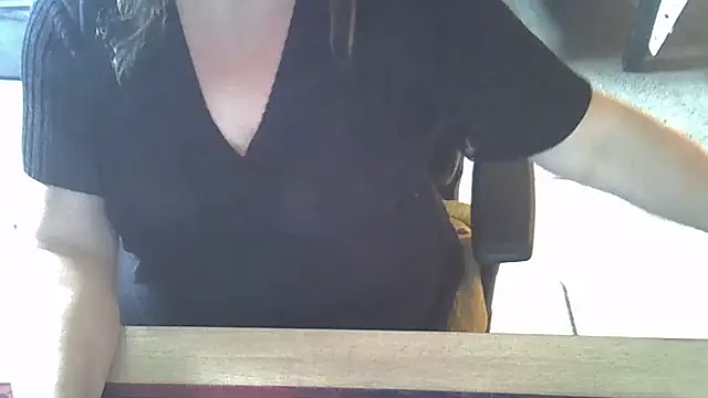 Silvia2277 online show from October 18, 2025, 11:23 am