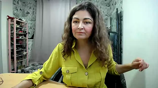 Helen1974 online show from April 27, 2026, 4:49 pm