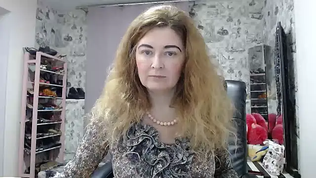 Snapshot of Helen1974 chatting on January 13, 2025, 3:34 am Helen1974 online show from January 13, 2025, 3:34 am