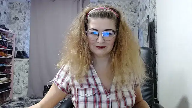 Snapshot of Helen1974 chatting on January 28, 2025, 1:05 pm Helen1974 online show from January 28, 2025, 1:05 pm