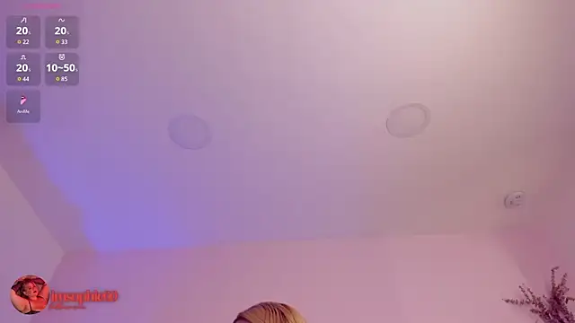 sophiarossee  online show from October 18, 2025, 12:18 pm