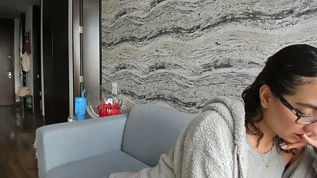 Sophi  a online show from October 21, 2025, 8:41 pm