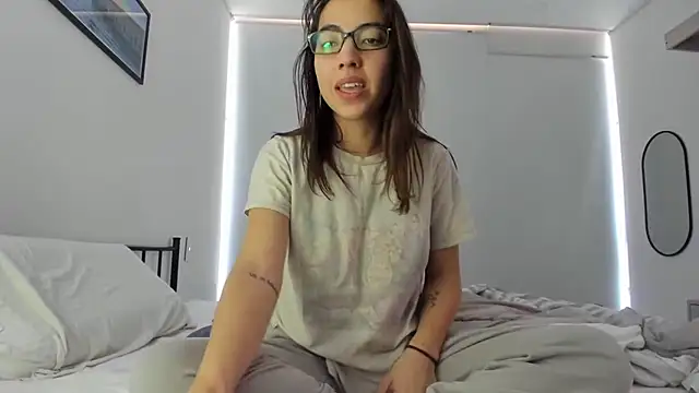 Sophi  a online show from February 5, 2026, 2:46 pm