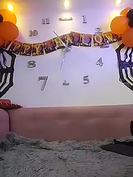 CaroFisher online show from October 28, 2025, 1:54 pm