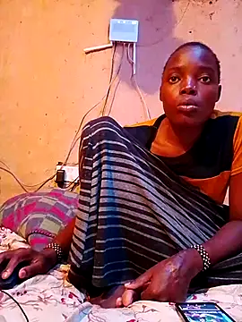 cute naimah online show from November 18, 2025, 5:27 pm