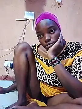 cute naimah online show from February 15, 2026, 4:24 am