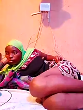 cute naimah online show from November 22, 2025, 9:24 pm