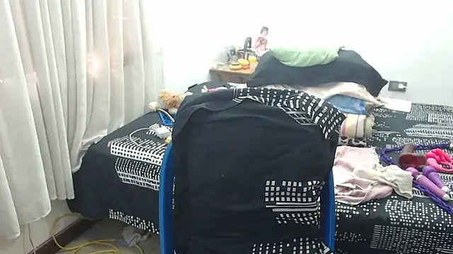 Anny Smith69 online show from November 10, 2025, 5:18 pm