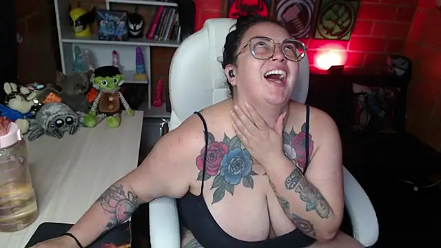 Snapshot of juliette_rd chatting on January 27, 2025, 1:05 am juliette rd online show from January 27, 2025, 1:05 am