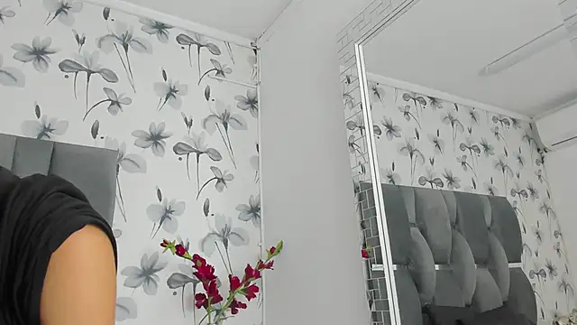 Ehotloveaxxx online show from November 4, 2025, 1:15 pm