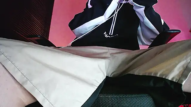 zacwatson  online show from February 10, 2026, 12:31 am