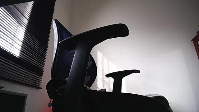 zacwatson  online show from April 7, 2026, 12:29 pm