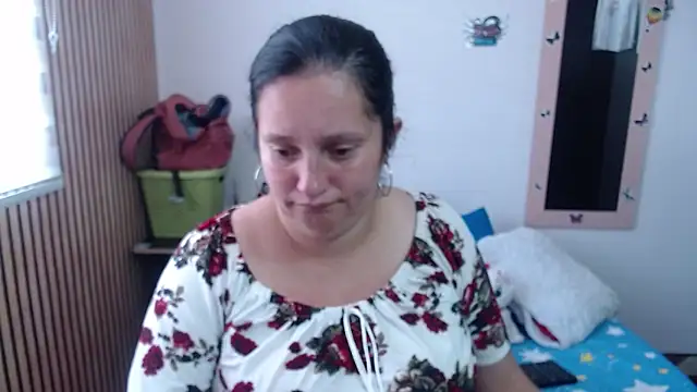 CristialJones  online show from September 22, 2025, 1:50 pm