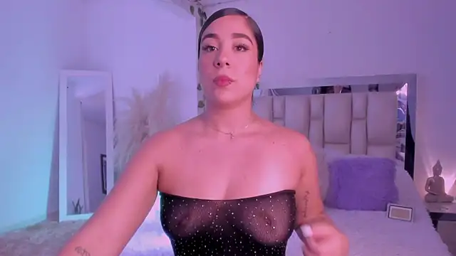 Snapshot of Sussy_Bell01 chatting on April 17, 2026, 8:22 pm Sussy Bell01 online show from April 17, 2026, 8:22 pm