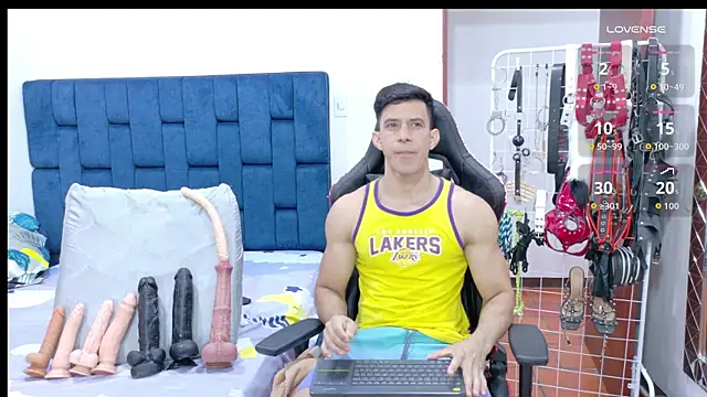 JoseRumbero26 online show from April 3, 2026, 9:32 pm