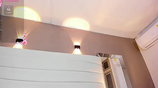 Lilly 2809  online show from September 9, 2025, 4:55 am