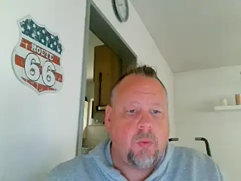 Snapshot of pimmelmann3 chatting on May 13, 2026, 1:40 pm pimmelmann3 online show from May 13, 2026, 1:40 pm