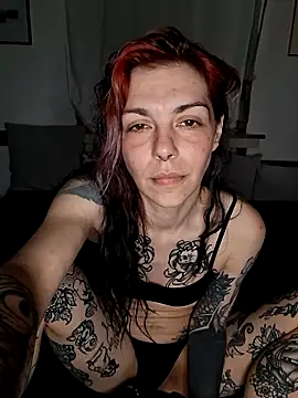 SophiaBlackfoxx online show from April 17, 2026, 9:06 pm