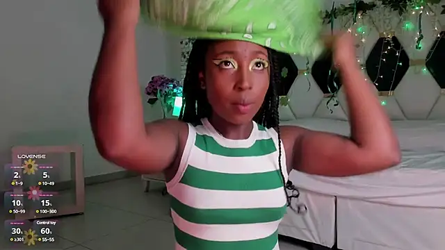 EmmaSanzz  online show from March 18, 2025, 11:33 am